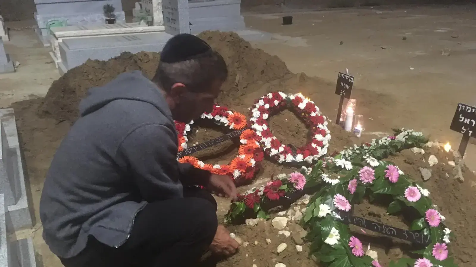 הלוויתן של שיראל ומילה בן סימון בבית הקברות באור עקיבא - 7/6/19 הלוויתן של שיראל ומילה בן סימון בבית הקברות באור עקיבא - 7/6/19