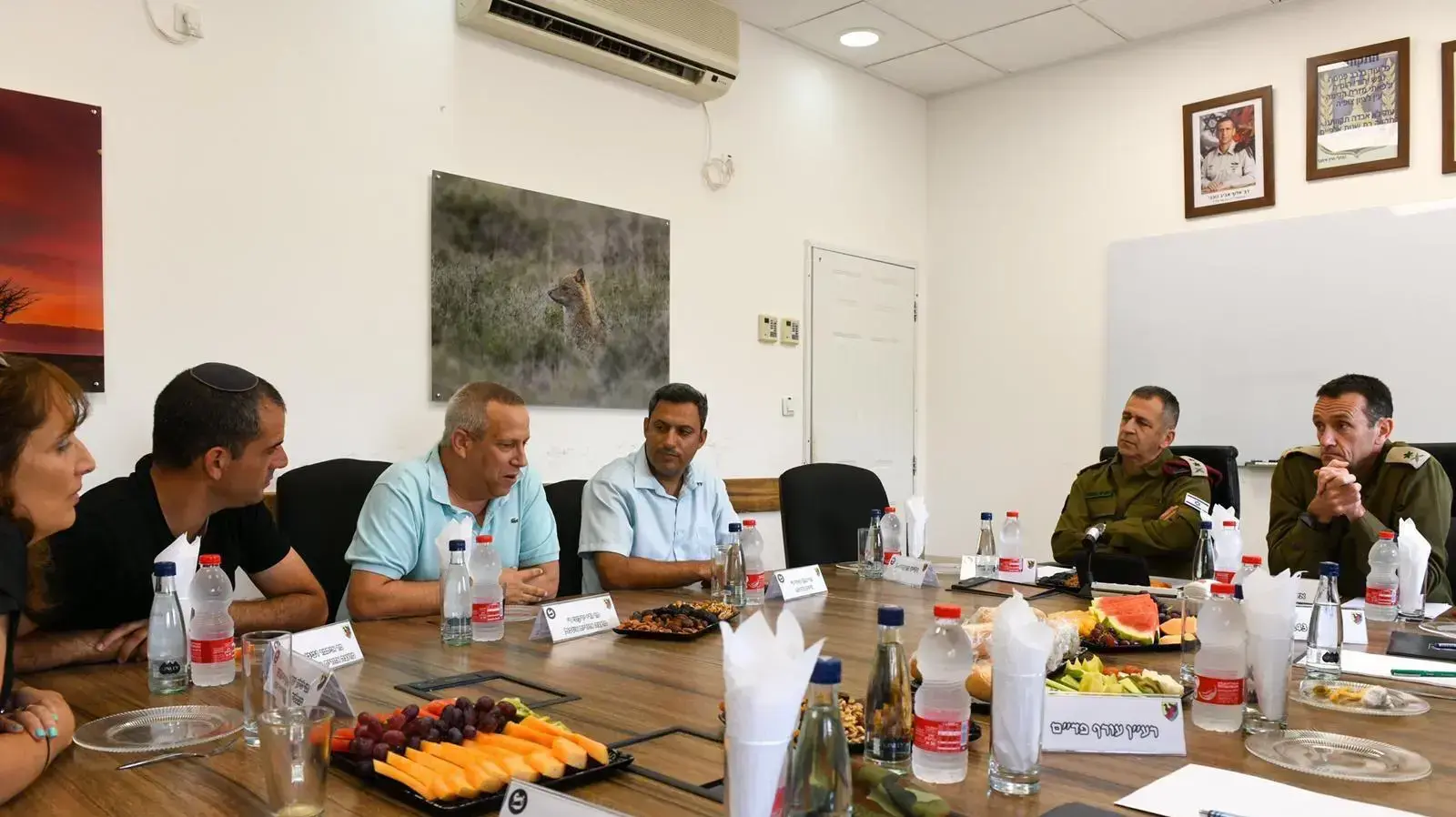 הרמטכ"ל אביב כוכבי עם ראשי רשויות עוטף עזה 7 ביוני 2019 הרמטכ"ל אביב כוכבי עם ראשי רשויות עוטף עזה 7 ביוני 2019