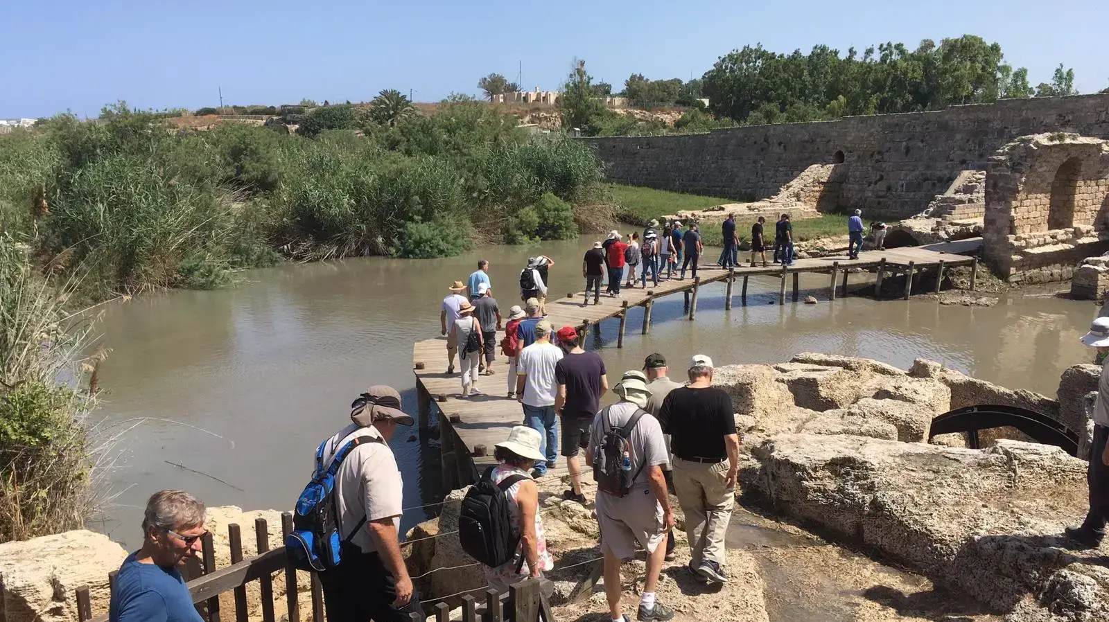מטיילים בנחל תנינים, 8 ביוני 2019 מטיילים בנחל תנינים, 8 ביוני 2019