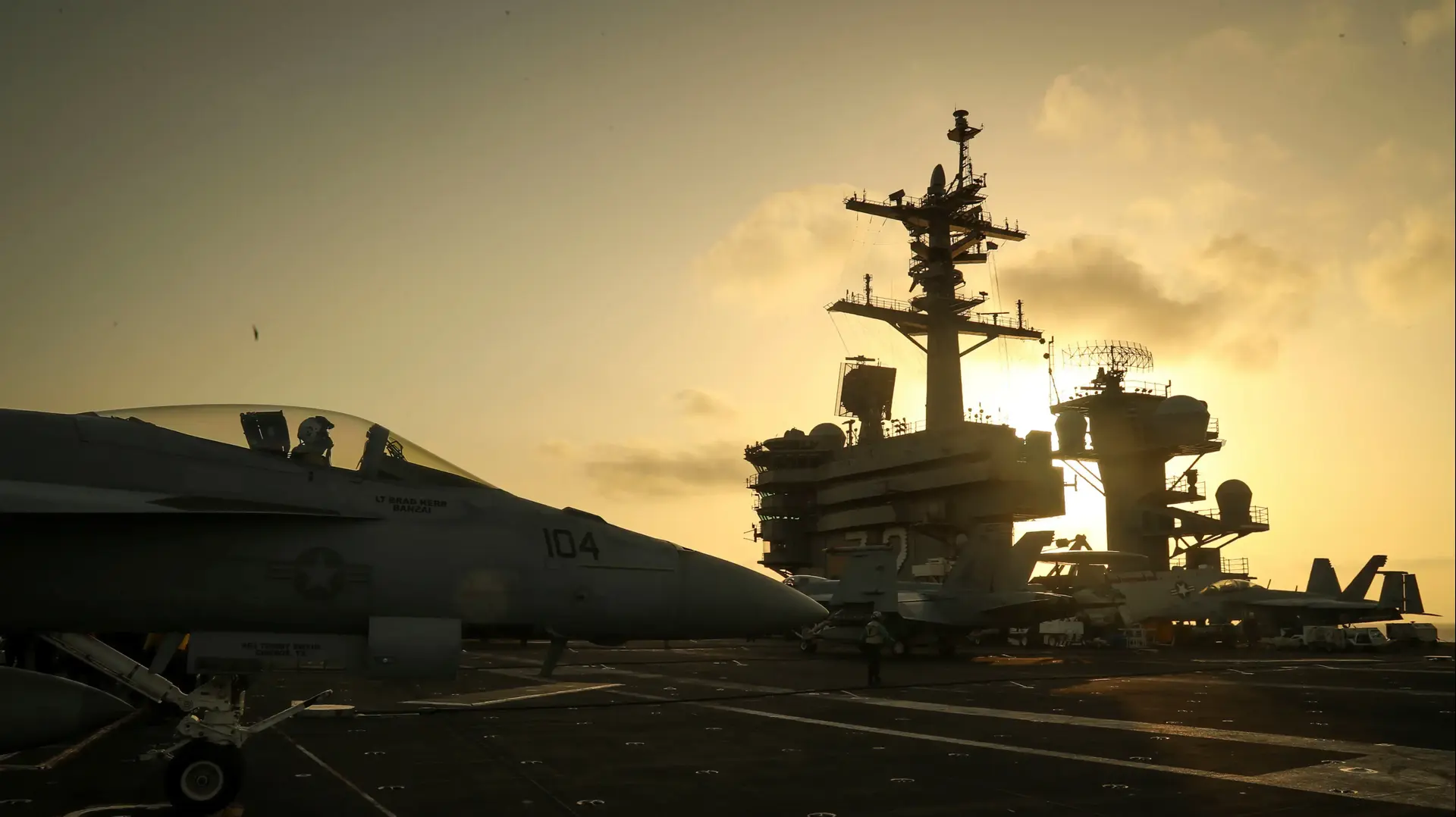 נושאת המטוסים אברהם לינקולן במפרץ הפרסי, 3 ביוני 2019 נושאת המטוסים אברהם לינקולן במפרץ הפרסי, 3 ביוני 2019