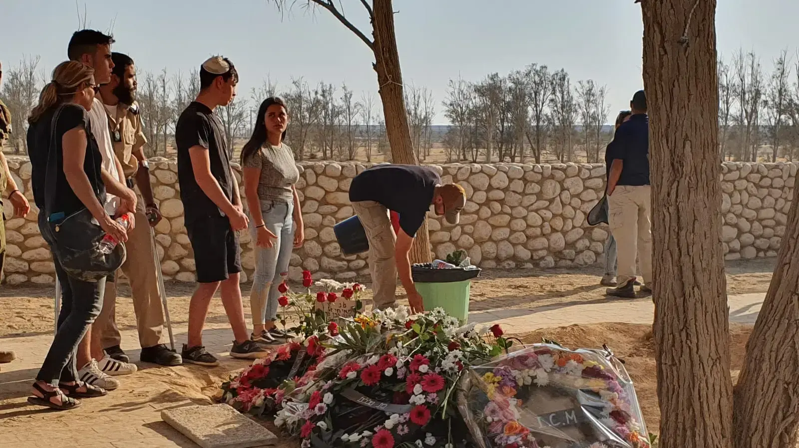 קברו של מאי פרץ בן ה- 17 שנדרס למוות באשלים 10 ביוני 2019
קברו של מאי פרץ בן ה- 17 שנדרס למוות באשלים 10 ביוני 2019