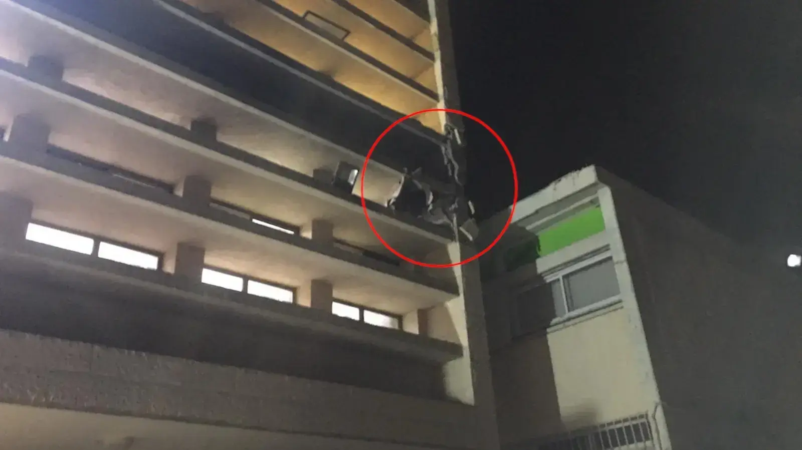 נזקי הרקטה במבנה בשדרות 13 ביוני 2019 נזקי הרקטה במבנה בשדרות 13 ביוני 2019
