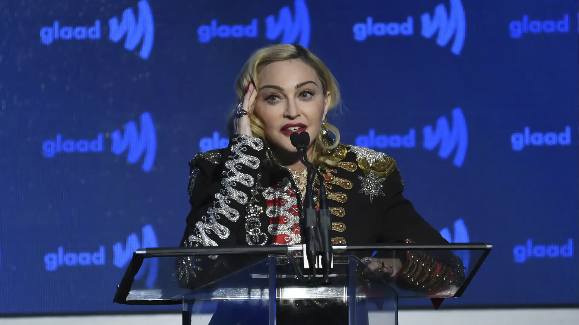 מדונה מאדאם X איקס אקס מדונה מאדאם X איקס אקס