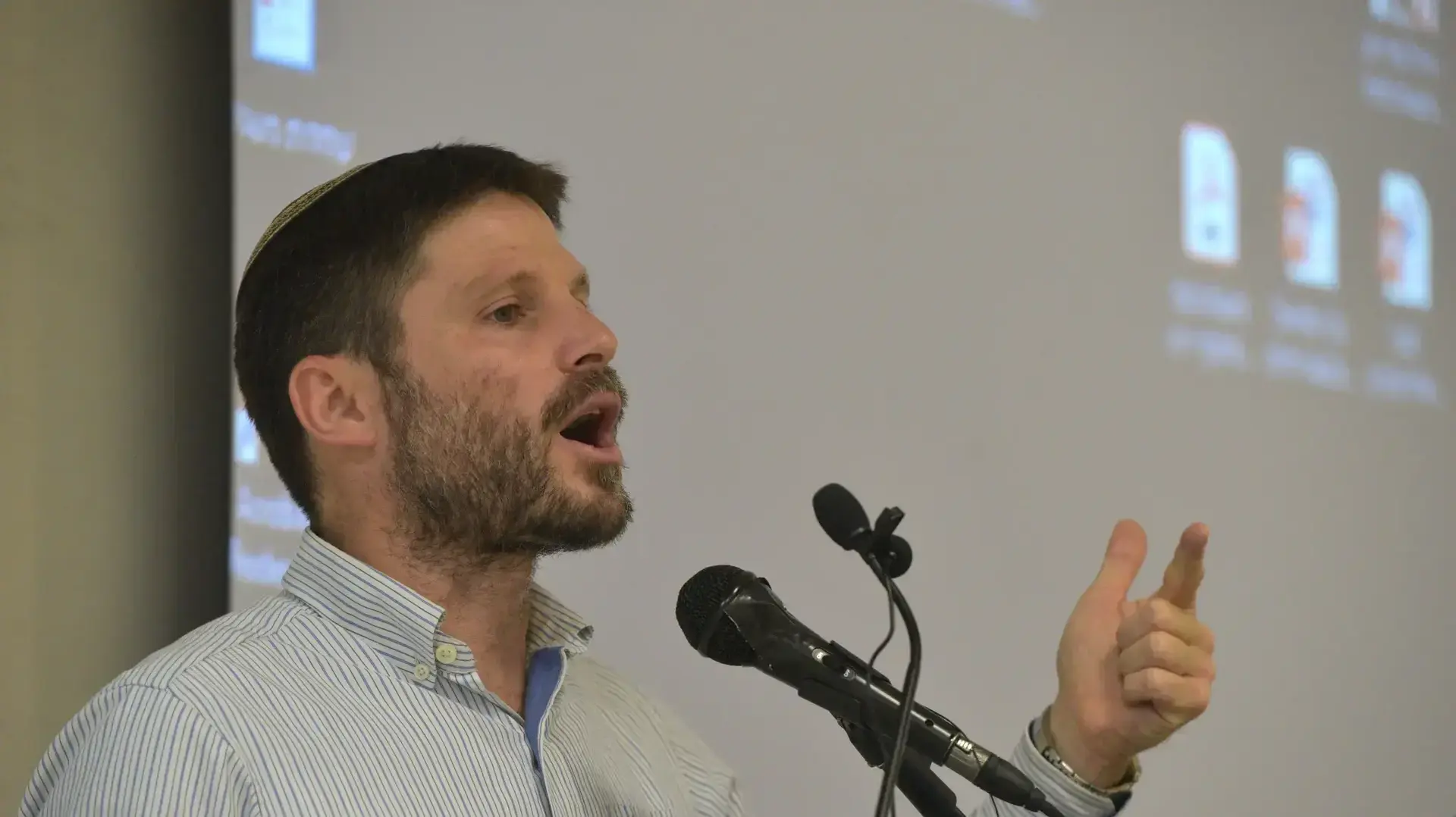 כנס מו"פ ה-29 באוניברסיטת אריאל - בצלאל סמוטריץ בנאום פתיחה במושב בנושא פסקת ההתגברות כנס מו"פ ה-29 באוניברסיטת אריאל - בצלאל סמוטריץ בנאום פתיחה במושב בנושא פסקת ההתגברות