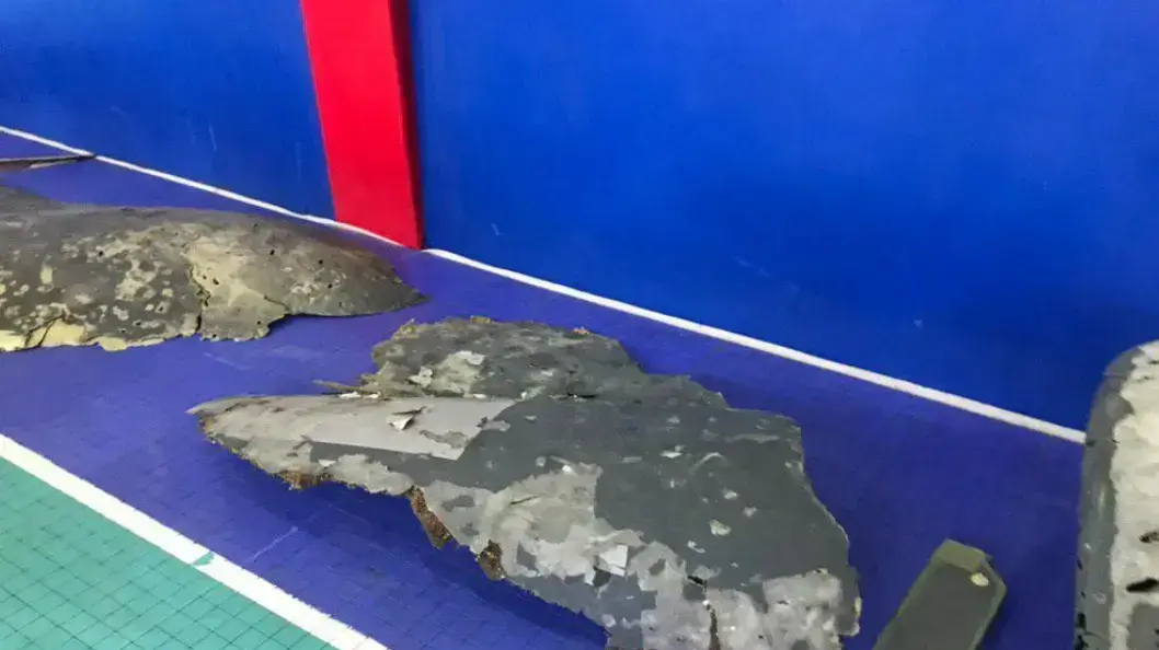 שרידי המל"ט האמריקני שהפילה איראן מוצגים על ידי הטלוויזיה הרשמית, 21 ביוני 2019 שרידי המל"ט האמריקני שהפילה איראן מוצגים על ידי הטלוויזיה הרשמית, 21 ביוני 2019