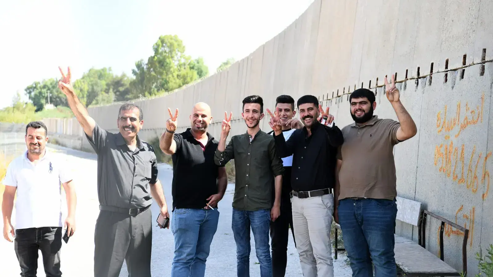 בני משפחתו מחמוד קטוסה בכלא עופר לאחר ההודעה על שחרורו, 25 ביוני 2019 בני משפחתו מחמוד קטוסה בכלא עופר לאחר ההודעה על שחרורו, 25 ביוני 2019