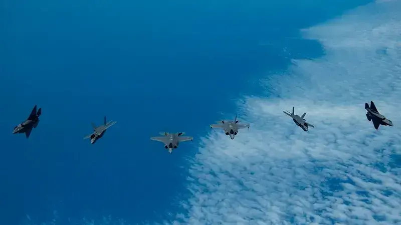 תרגיל Tri-Lightning בהשתתפות חיל האוויר, ארצות הברית ובריטניה תרגיל Tri-Lightning בהשתתפות חיל האוויר, ארצות הברית ובריטניה
