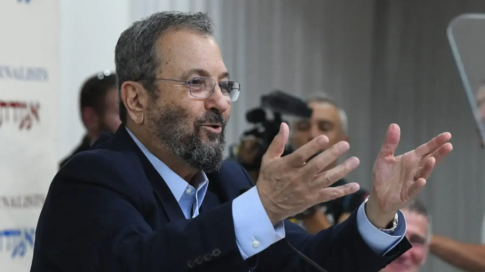 אהוד ברק, במהלך מסע"ת בה מכריז על הקמת מפלגה חדשה, בית סוקולוב, ת"א 26 ביוני 2019 אהוד ברק, במהלך מסע"ת בה מכריז על הקמת מפלגה חדשה, בית סוקולוב, ת"א 26 ביוני 2019