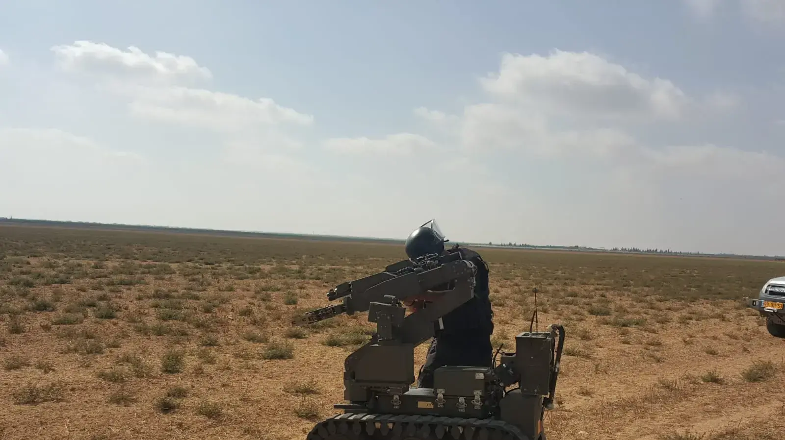 טיפול חבלן בזר הבלונים שנחת בקיבוץ צאלים במועצה אזורית אשכול - 28.6 טיפול חבלן בזר הבלונים שנחת בקיבוץ צאלים במועצה אזורית אשכול - 28.6