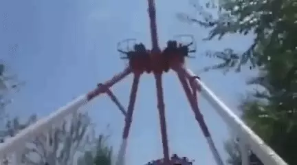 נערה בת 19 נהרגה במתקן שנשבר בפארק שעשועים
נערה בת 19 נהרגה במתקן שנשבר בפארק שעשועים