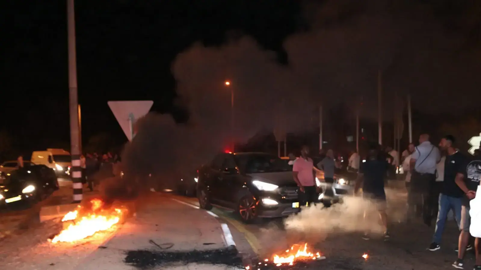 הפגנת בני העדה האתיופית בצומת נתיבות על רצח סלומון טקה, 2 ביולי 2019 הפגנת בני העדה האתיופית בצומת נתיבות על רצח סלומון טקה, 2 ביולי 2019