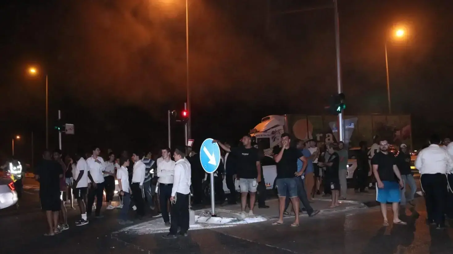 הפגנת בני העדה האתיופית בצומת נתיבות על רצח סלומון טקה, 2 ביולי 2019 הפגנת בני העדה האתיופית בצומת נתיבות על רצח סלומון טקה, 2 ביולי 2019