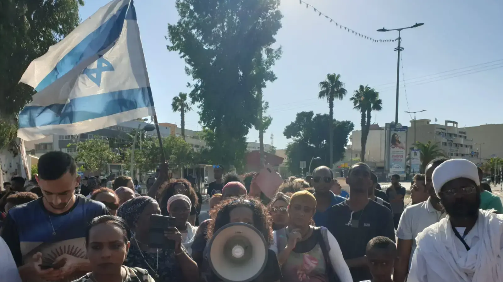 מחאת בני העדה האתיופית על רקע הריגתו של סולומון טקה, מול משטרת עפולה 2 ביוני 2019 מחאת בני העדה האתיופית על רקע הריגתו של סולומון טקה, מול משטרת עפולה 2 ביוני 2019