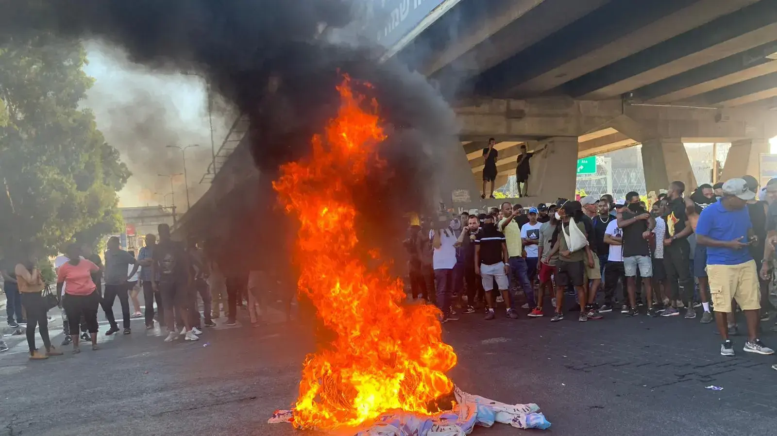 מחאת בני העדה האתיופית על רקע הריגתו של סולומון טקה, בצומת קריית אתא 2 ביוני 2019 מחאת בני העדה האתיופית על רקע הריגתו של סולומון טקה, בצומת קריית אתא 2 ביוני 2019