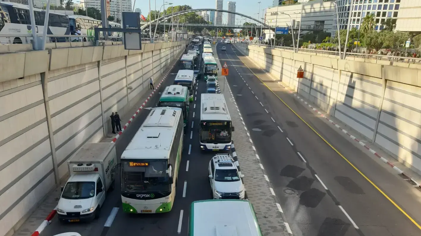 מחאת בני העדה האתיופית על רקע הריגתו של סולומון טקה, צומת עזריאלי, תל אביב 2 ביוני 2019 מחאת בני העדה האתיופית על רקע הריגתו של סולומון טקה, צומת עזריאלי, תל אביב 2 ביוני 2019