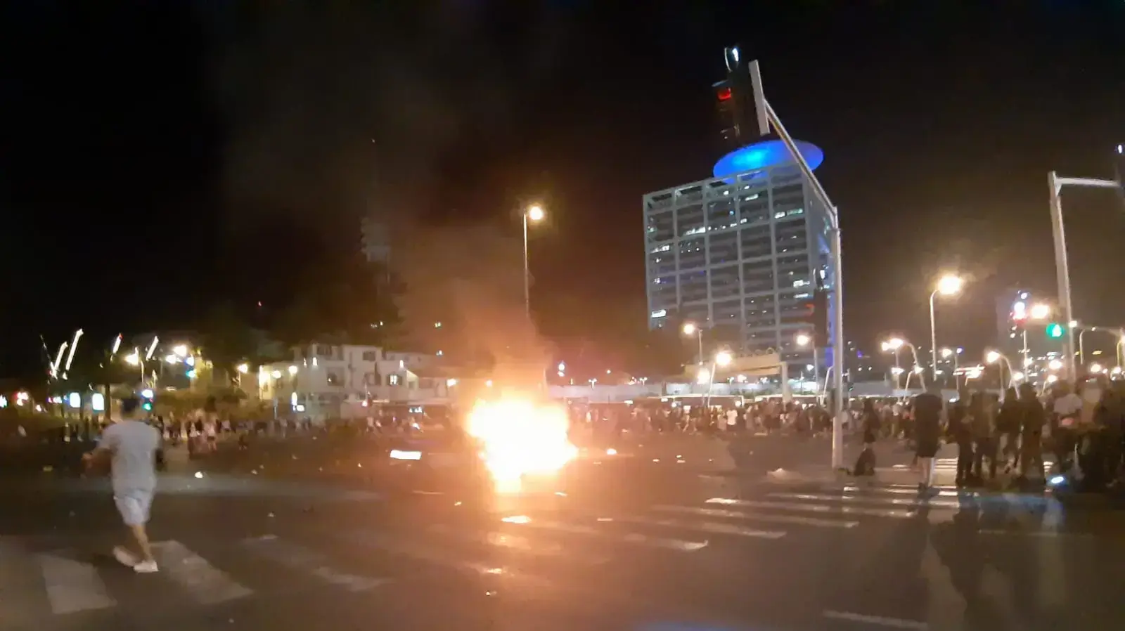 מחאת בני העדה האתיופית על רקע הריגתו של סולומון טקה, צומת עזריאלי, תל אביב 2 ביוני 2019 מחאת בני העדה האתיופית על רקע הריגתו של סולומון טקה, צומת עזריאלי, תל אביב 2 ביוני 2019