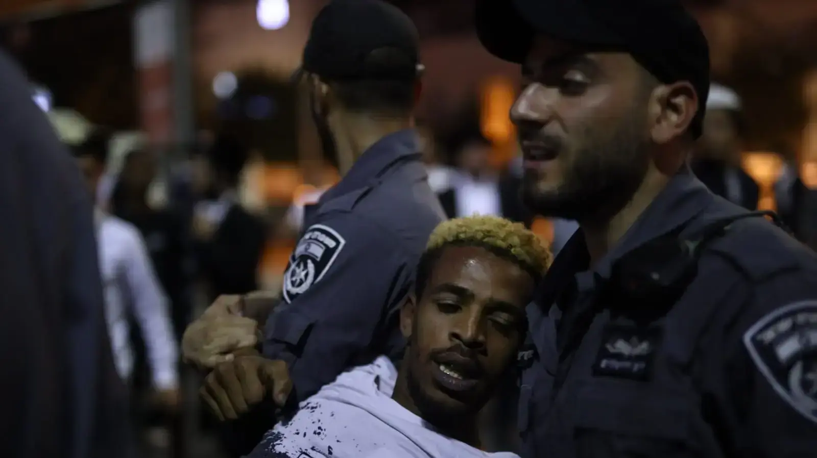 מחאת בני העדה האתיופית על רקע הריגתו של סולומון טקה, בגשר המיתרים, ירושלים 2 ביוני 2019 מחאת בני העדה האתיופית על רקע הריגתו של סולומון טקה, בגשר המיתרים, ירושלים 2 ביוני 2019