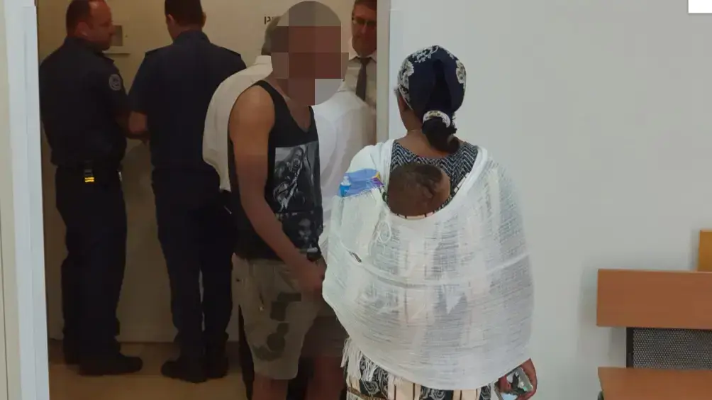 אחד העצורים בהפגנת האתיופים במהלך דיון בעניינו בבית משפט קריות 3 ביוני 2019 אחד העצורים בהפגנת האתיופים במהלך דיון בעניינו בבית משפט קריות 3 ביוני 2019