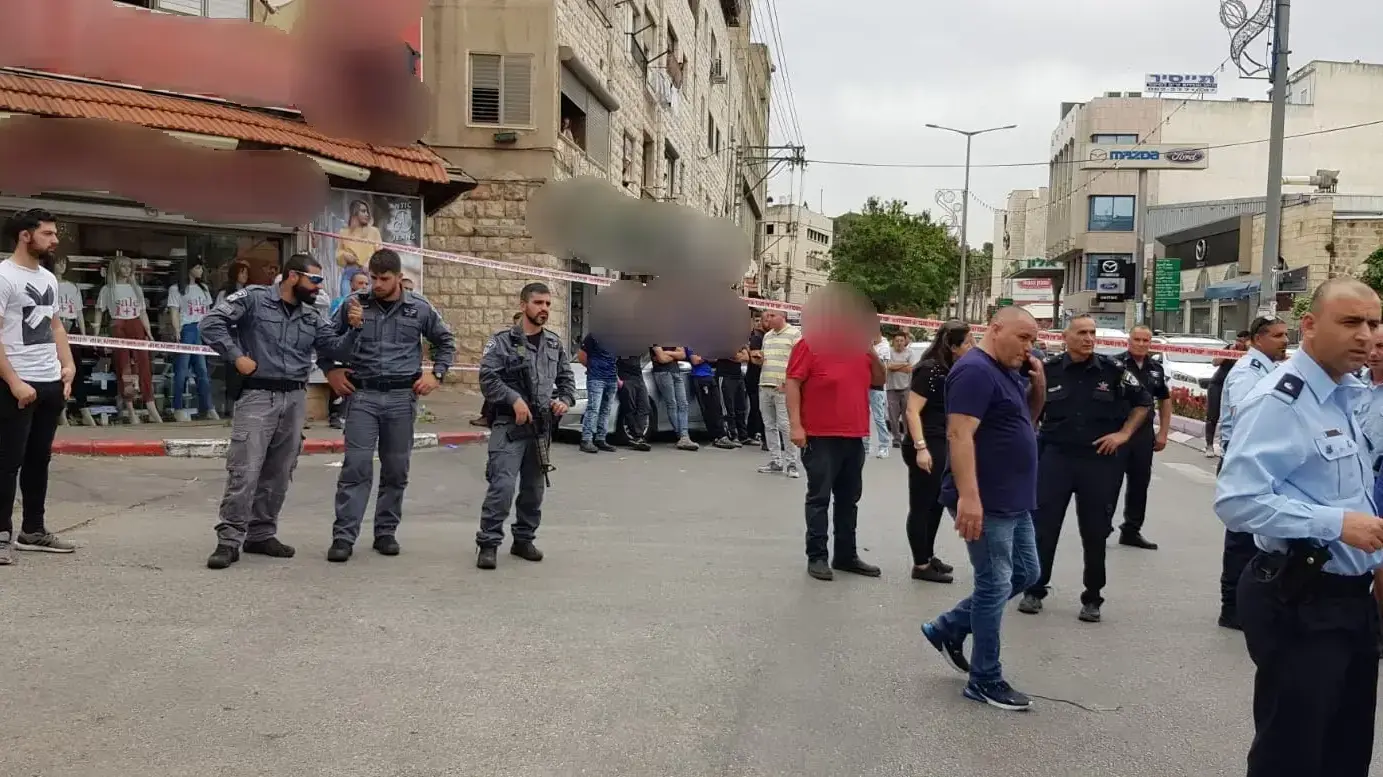 ירי שבוצע מקטנוע חולף לעבר בית עסק בנצרת, יולי 2019 ירי שבוצע מקטנוע חולף לעבר בית עסק בנצרת, יולי 2019
