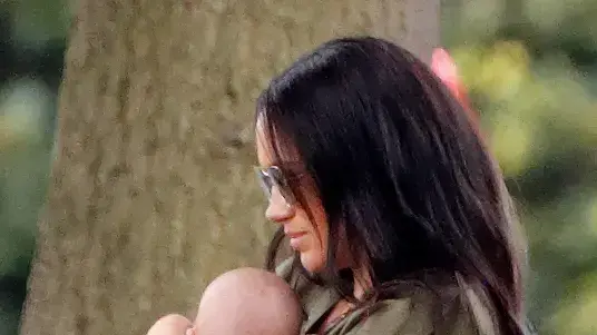 מייגן מרקל ובנה ארצ'י. יולי 2019 מייגן מרקל ובנה ארצ'י. יולי 2019