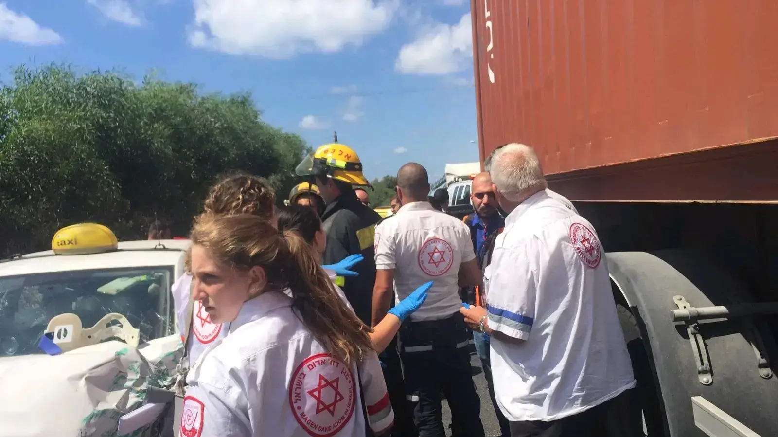תאונת דרכים עם מעורבות משאית, אוטובוס ושני כלי רכב נוספים בכביש 2
15 ביולי 2019 תאונת דרכים עם מעורבות משאית, אוטובוס ושני כלי רכב נוספים בכביש 2
15 ביולי 2019