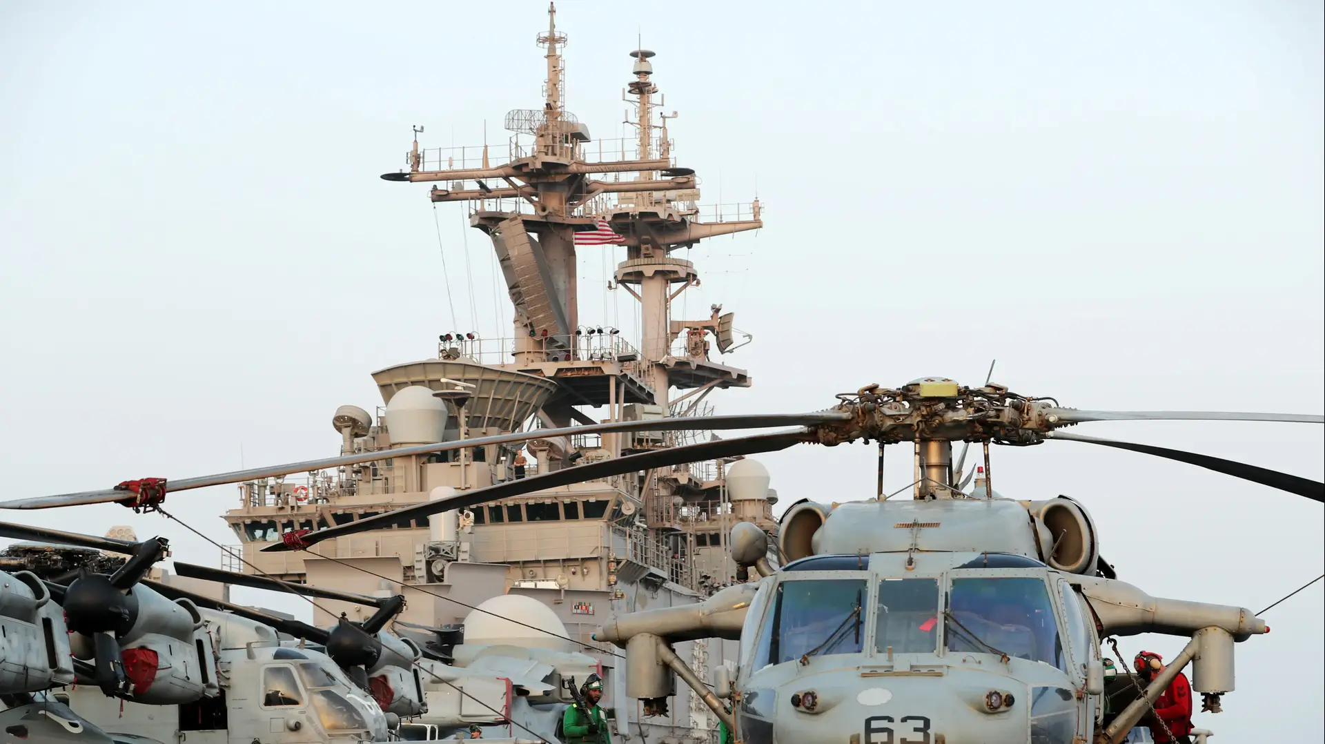 USS BOXER - ספינת הצי האמריקני USS BOXER - ספינת הצי האמריקני