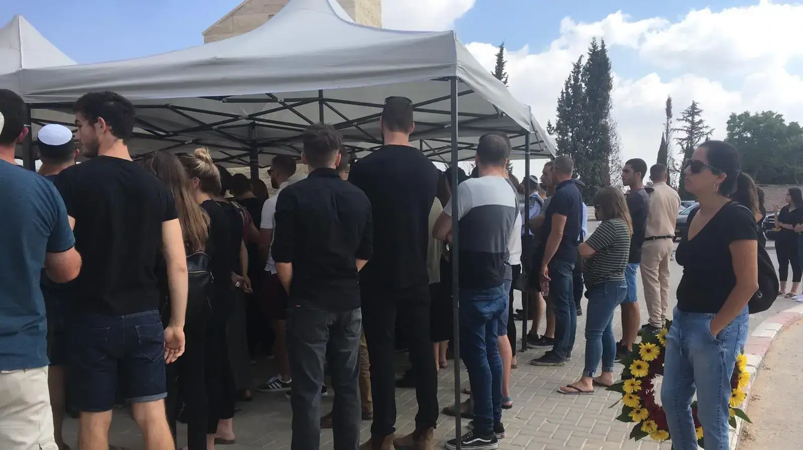 הלוווית סופי רוסטסקי (28) ובנה איתי בן החודשיים שנהרגו בתאונה בכביש 7, מודיעין, 19 ביולי 2019 הלוווית סופי רוסטסקי (28) ובנה איתי בן החודשיים שנהרגו בתאונה בכביש 7, מודיעין, 19 ביולי 2019