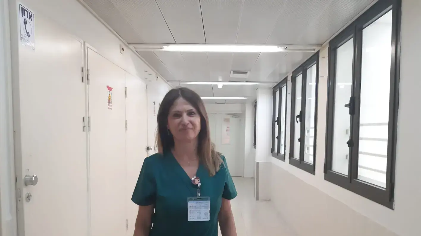 יפה בן דוד אחות אחראית במרפאות ילדים בבית החולים תל השומר ב-23 ביולי 2019 יפה בן דוד אחות אחראית במרפאות ילדים בבית החולים תל השומר ב-23 ביולי 2019