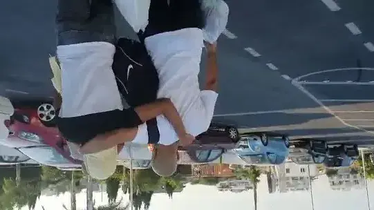 אחד הנערים שנחשדו באונס הנערה הבריטית שוחרר, קפריסין אחד הנערים שנחשדו באונס הנערה הבריטית שוחרר, קפריסין