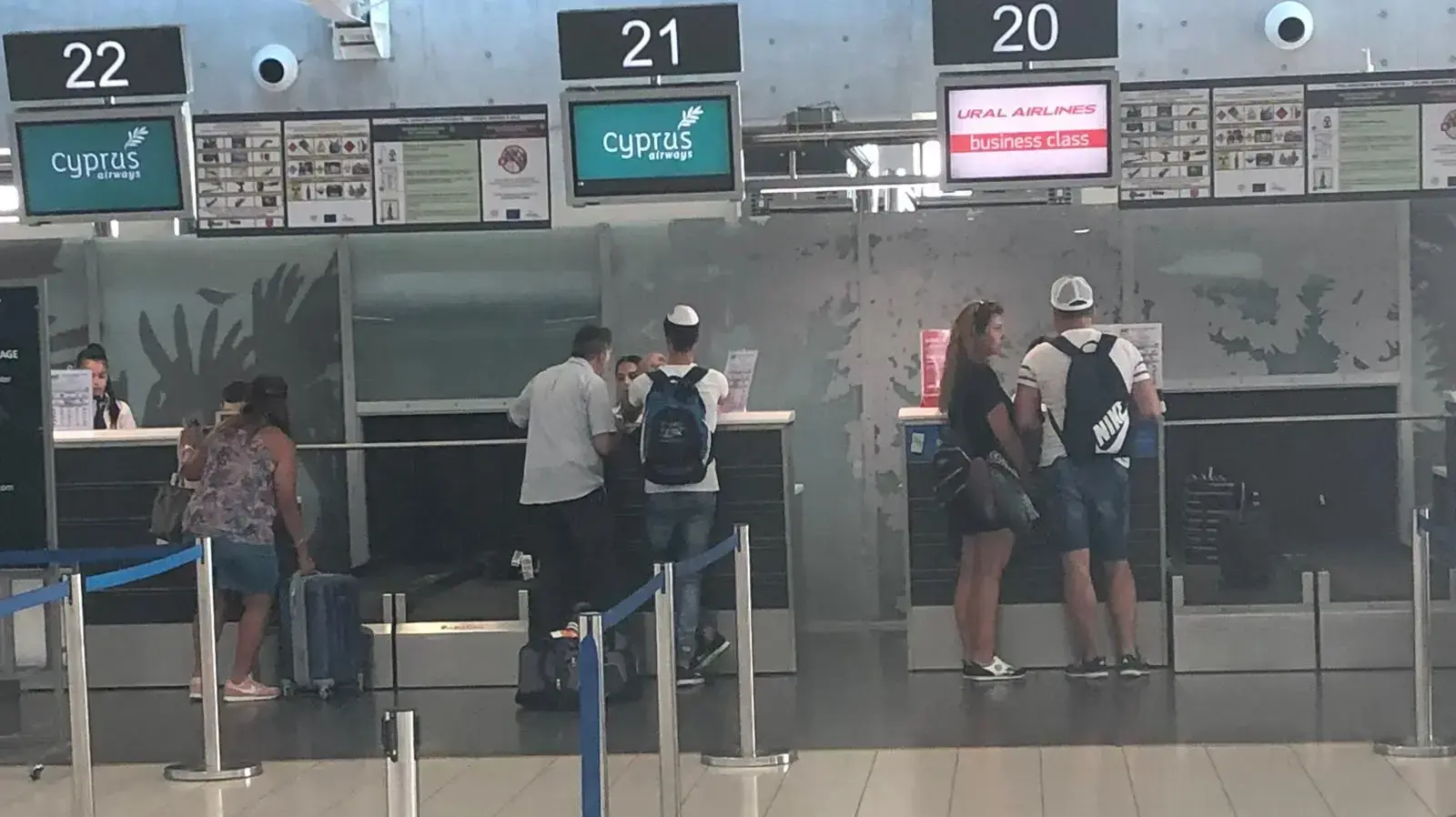 הנערים מקפריסין בשדה התעופה הנערים מקפריסין בשדה התעופה