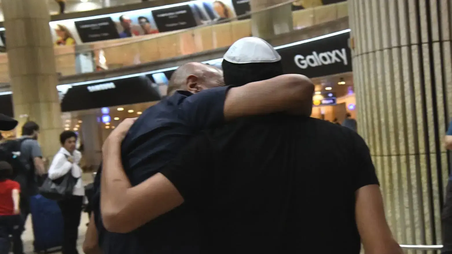 חזרת הנערים מקפריסין לישראל חזרת הנערים מקפריסין לישראל