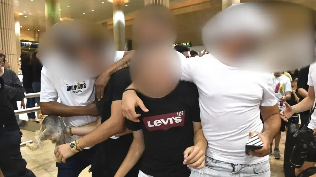 חזרת הנערים מקפריסין לישראל חזרת הנערים מקפריסין לישראל
