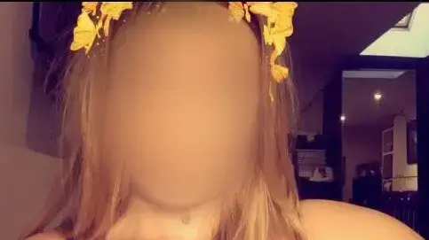 התיירת הבריטית בת ה-19 שעמדה במרכז פרשיית המין בקפריסין התיירת הבריטית בת ה-19 שעמדה במרכז פרשיית המין בקפריסין