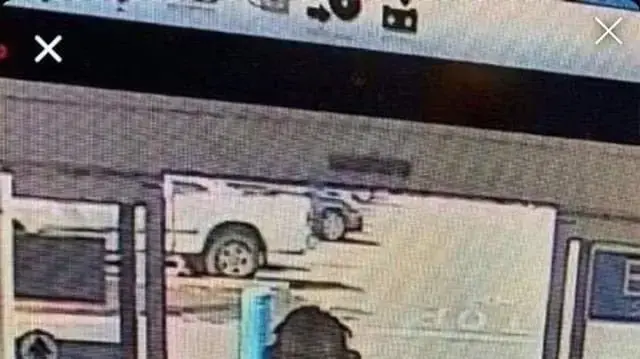 היורה נכנס לקניון עם נשק ואטמים מהתקרית בעיר אל פאסו, טקסס, 3 באוגוסט 2019