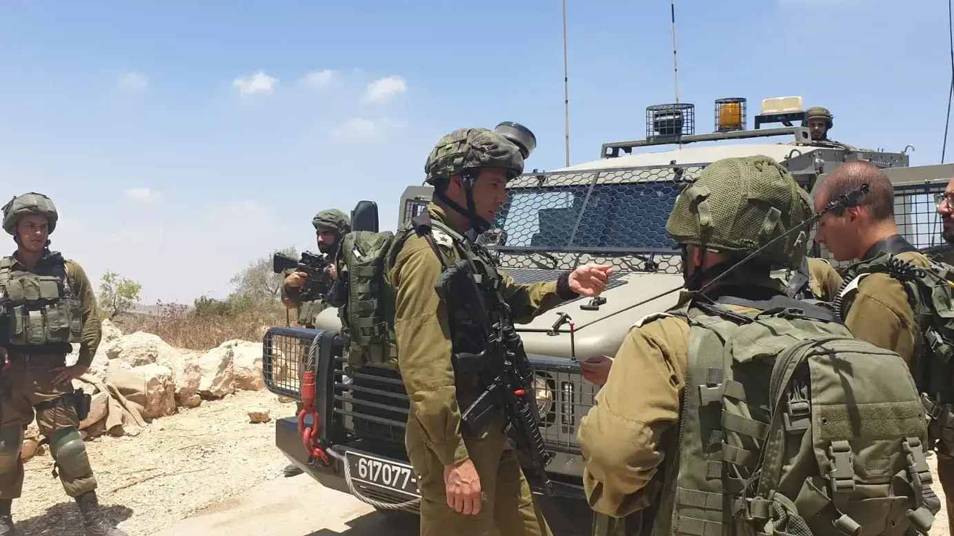 ביקור המפקדים וסריקות לוחמי צה"ל במרחב יהודה ושומרון במסגרת המצוד אחר המחבל שרצח את דביר שורק ליד מגדל עוז ביקור המפקדים וסריקות לוחמי צה"ל במרחב יהודה ושומרון במסגרת המצוד אחר המחבל שרצח את דביר שורק ליד מגדל עוז
