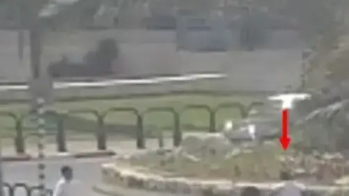 הנהג שי טסמה החשוד בגין דריסת בני משפחת יאמלוורק בקריית גת דקות לאחר התאונה הנהג שי טסמה החשוד בגין דריסת בני משפחת יאמלוורק בקריית גת דקות לאחר התאונה