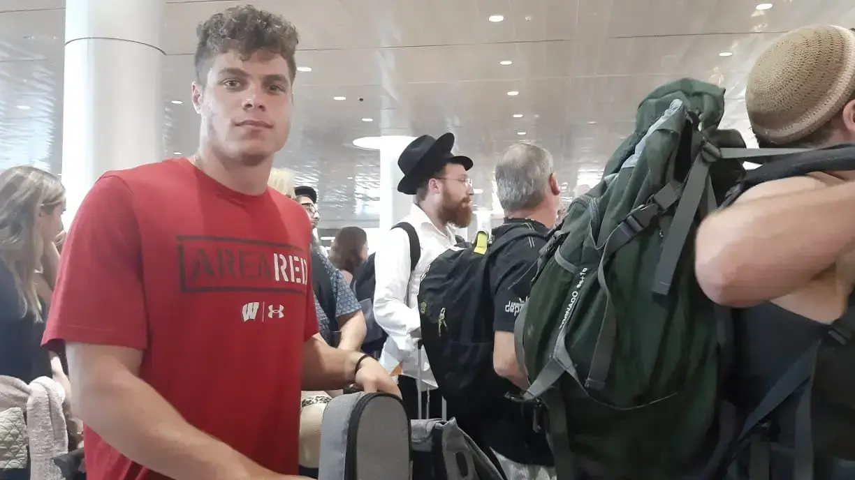 עידן דותן, שטיסתו התעכבה בנתב"ג, 12.08.2019 עידן דותן, שטיסתו התעכבה בנתב"ג, 12.08.2019