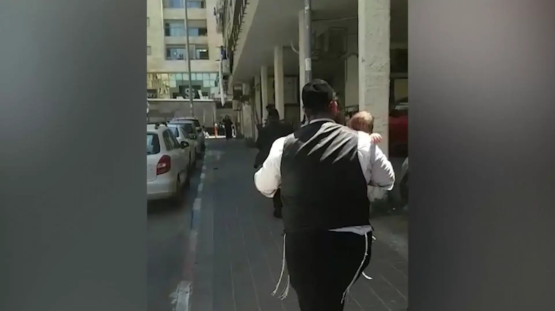 פעוטה חולצה מרכב, 12 באוגוסט 2018
