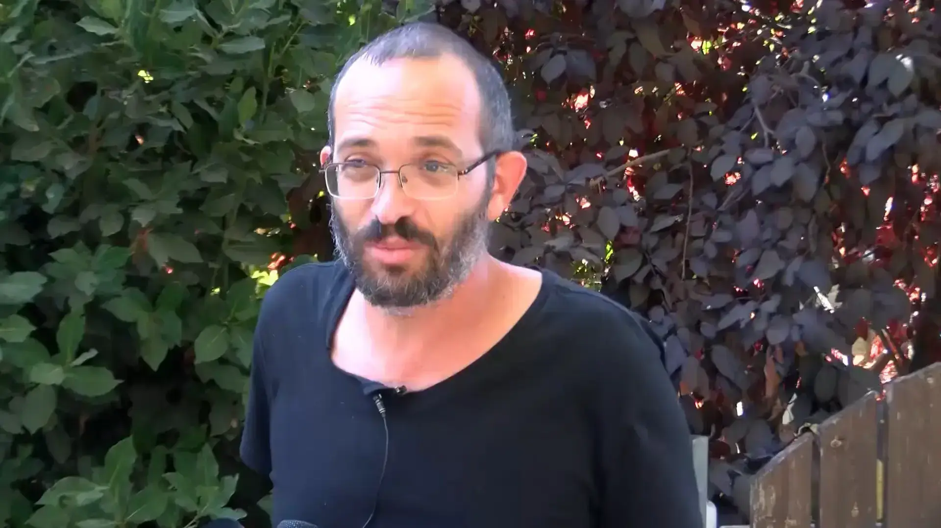 יואב שורק, שבנו החייל נרצח בפיגוע בגוש עציון אמר כי
האכזבה מתפיסת המחבלים בחיים היא "אכזבה לאומית" יואב שורק, שבנו החייל נרצח בפיגוע בגוש עציון אמר כי
האכזבה מתפיסת המחבלים בחיים היא "אכזבה לאומית"