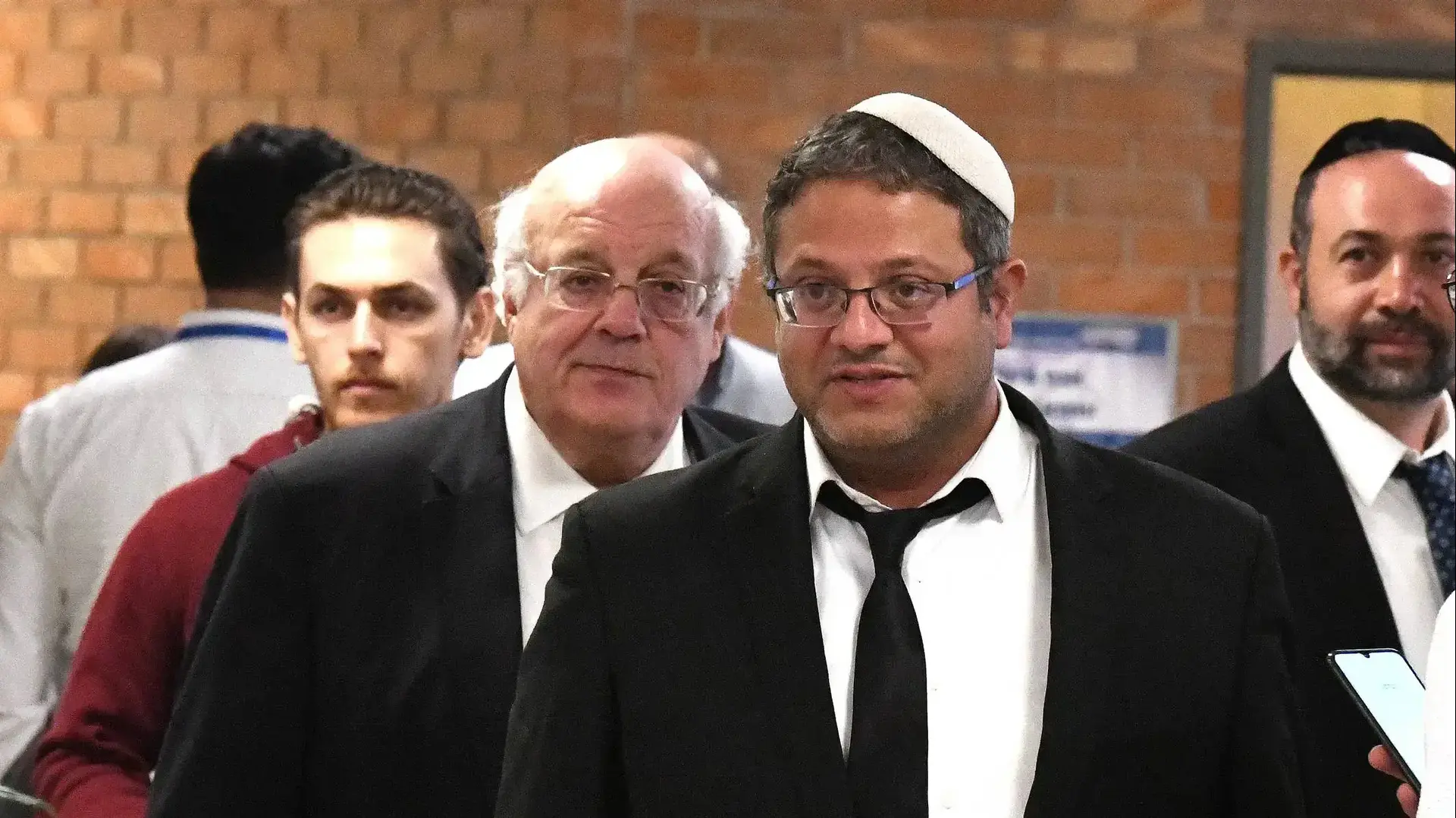 יו"ר ועדת הבחירות, השופט חנן מלצר ועו"ד, איתמר בן גביר במהלך עתירה נגד מפלגת עוצמה יהודית בכנסת, ירושלים 14 באוגוסט 2019 יו"ר ועדת הבחירות, השופט חנן מלצר ועו"ד, איתמר בן גביר במהלך עתירה נגד מפלגת עוצמה יהודית בכנסת, ירושלים 14 באוגוסט 2019