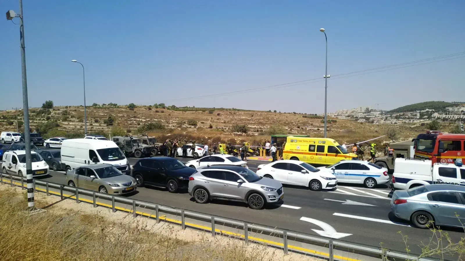 זירת פיגוע דריסה בכביש 60 סמוך ליישוב אלעזר בגוש עציון, 16 באוגוסט 2019 זירת פיגוע דריסה בכביש 60 סמוך ליישוב אלעזר בגוש עציון, 16 באוגוסט 2019