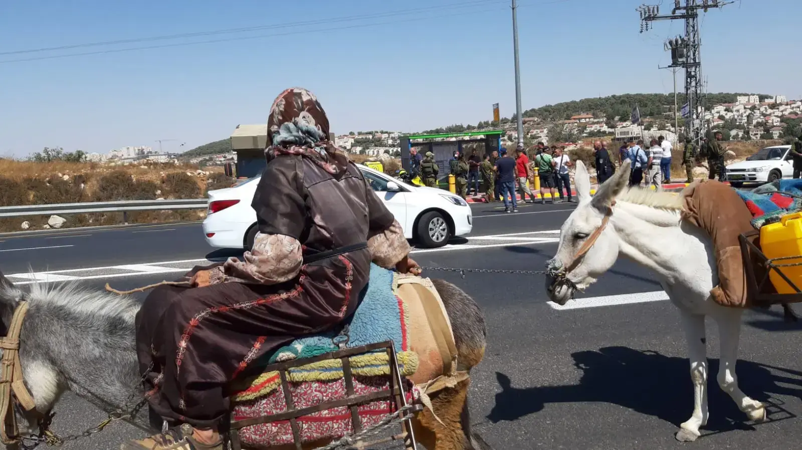 זירת פיגוע דריסה בכביש 60 סמוך ליישוב אלעזר בגוש עציון, 16 באוגוסט 2019 זירת פיגוע דריסה בכביש 60 סמוך ליישוב אלעזר בגוש עציון, 16 באוגוסט 2019