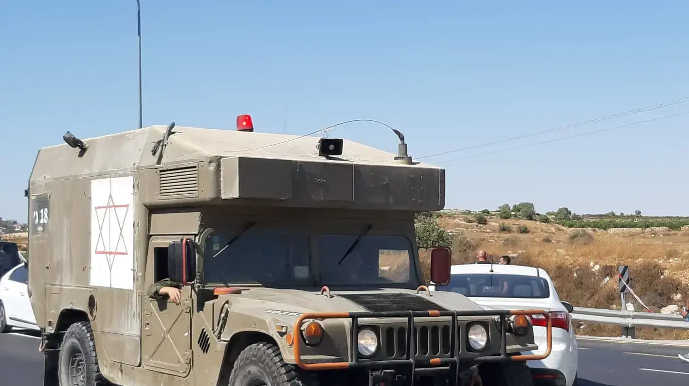 האמבולנס שפינה את המחבל מפיגוע הדריסה בכביש 60 סמוך לאלעזר שבגוש עציון, 16 באוגוסט 2019 האמבולנס שפינה את המחבל מפיגוע הדריסה בכביש 60 סמוך לאלעזר שבגוש עציון, 16 באוגוסט 2019