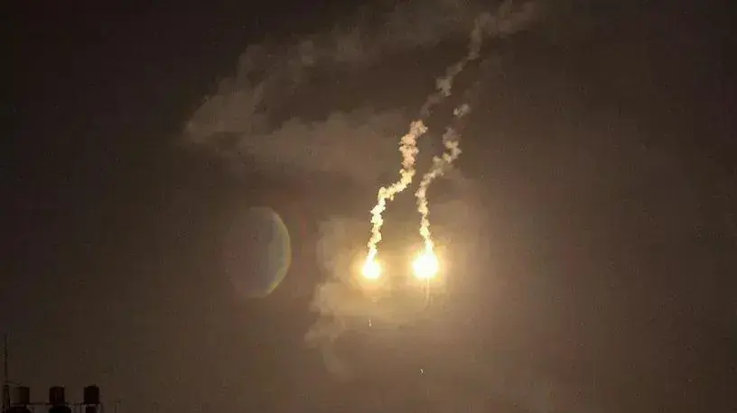 ירי פצצות תאורה לקראת תקיפה בעזה, 17 באוגוסט 2019 ירי פצצות תאורה לקראת תקיפה בעזה, 17 באוגוסט 2019