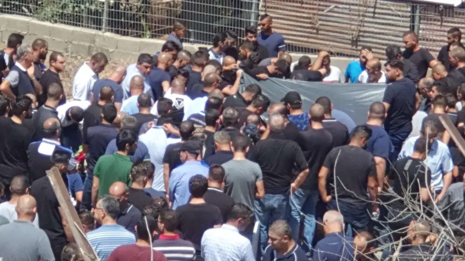 הלוויתה של איה נעאמנה שנהרגה במהלך טיול באתיופיה, בית העלמין, עראבה הלוויתה של איה נעאמנה שנהרגה במהלך טיול באתיופיה, בית העלמין, עראבה