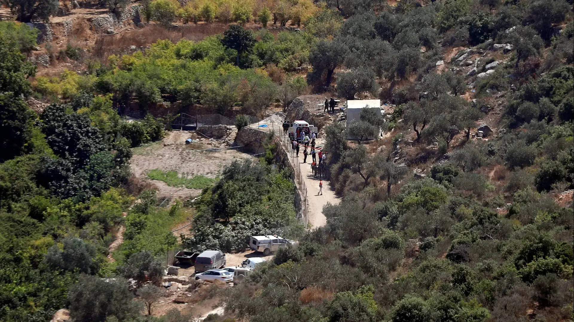 זירת הפיגוע ליד ההתנחלות דולב, 23 באוגוסט 2019 זירת הפיגוע ליד ההתנחלות דולב, 23 באוגוסט 2019