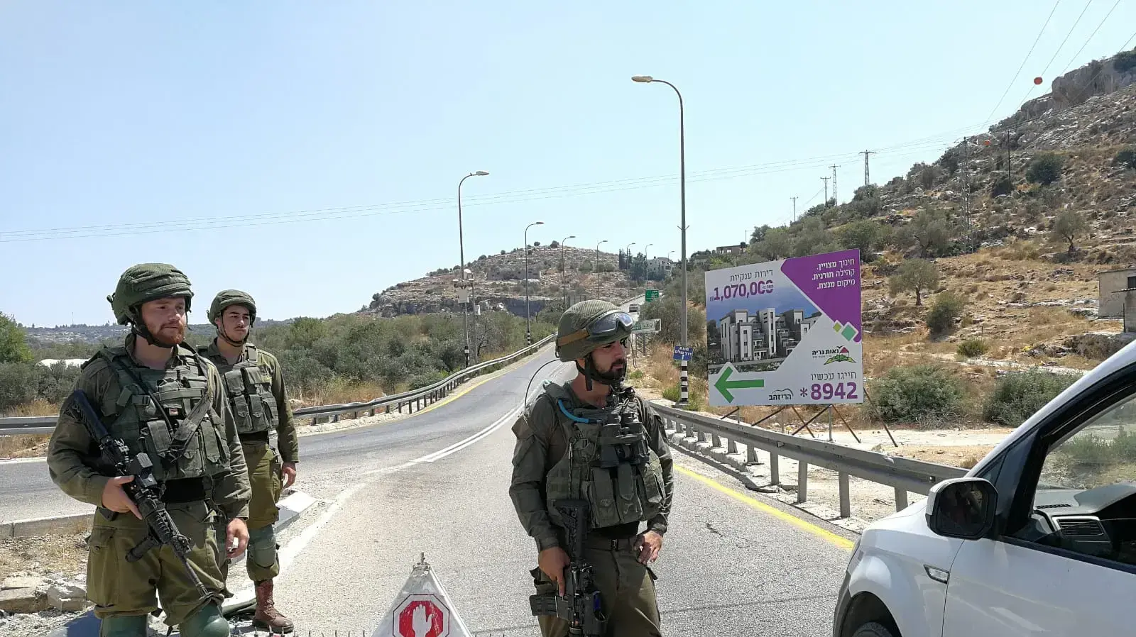 פעילות לוחמי צה"ל בזירת הפיגוע בדולב שבבנימין פעילות לוחמי צה"ל בזירת הפיגוע בדולב שבבנימין