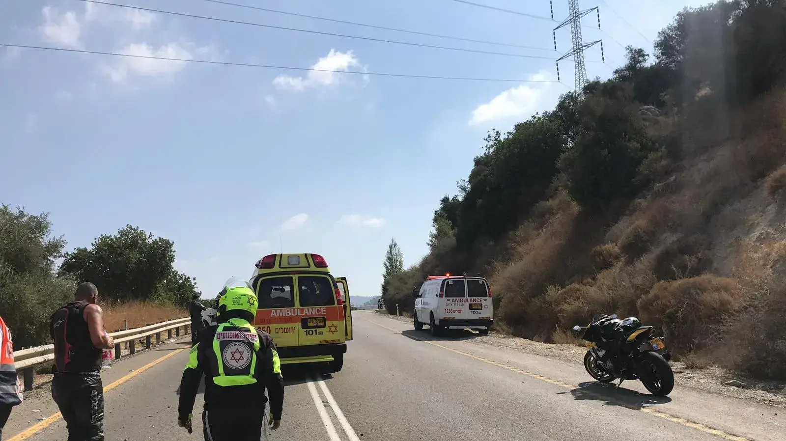 זירת התאונה בה נהרג בן 46 שהחליק עם האופנוע בכביש בהרי יהודה. 24 באוגוסט 2019
