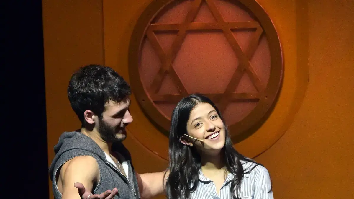 זה אני הקאמרי מחזמר משירי אייל גולן זה אני הקאמרי מחזמר משירי אייל גולן
