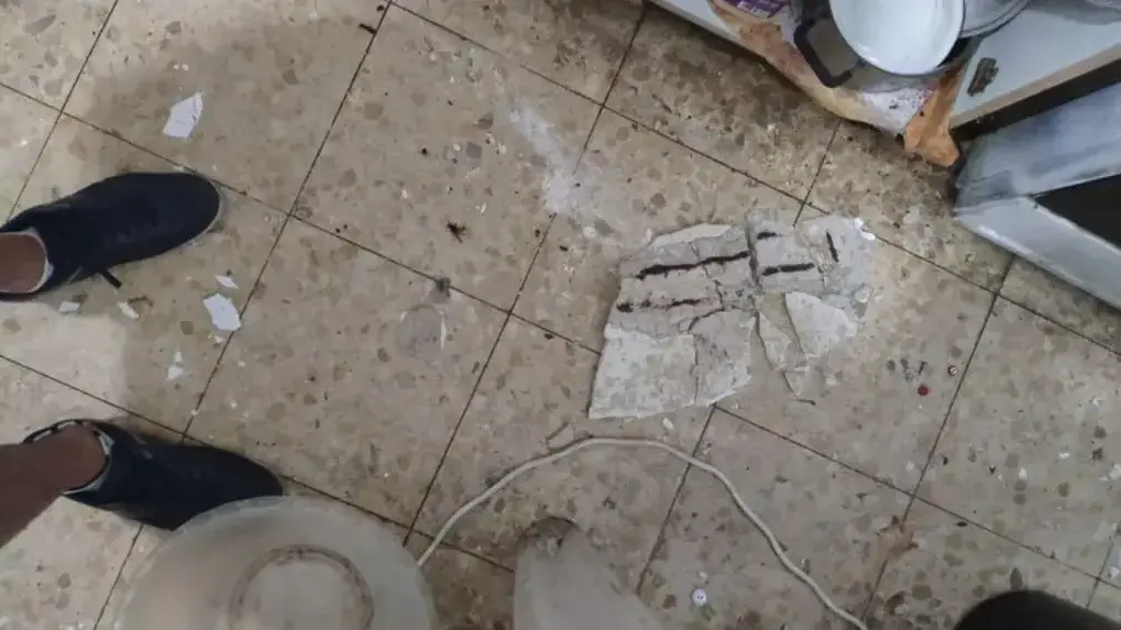 פגיעה ישירה על בניין בשדרות מנפל של כיפת ברזל פגיעה ישירה על בניין בשדרות מנפל של כיפת ברזל